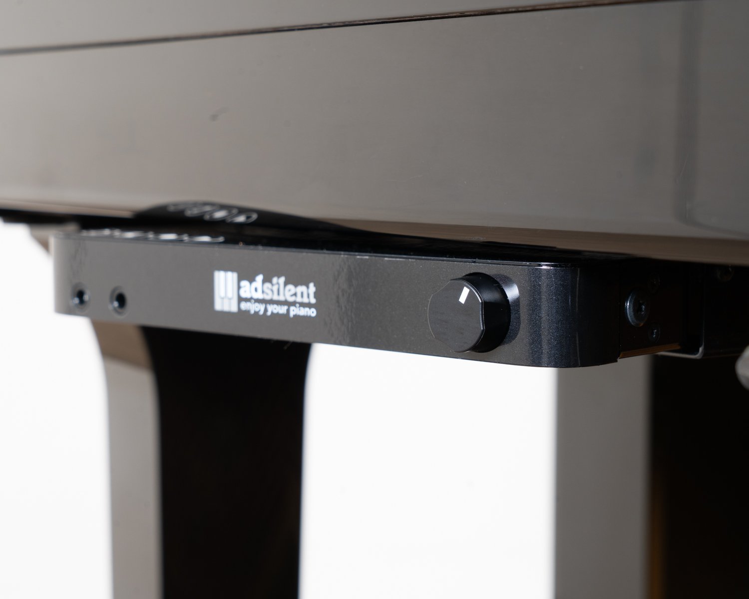 Yamaha U1 Silent Piano in Black